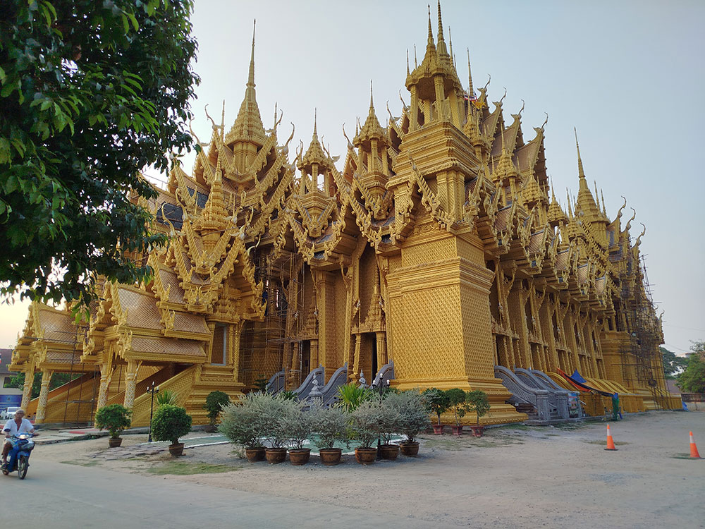 معبد نیمه کاره