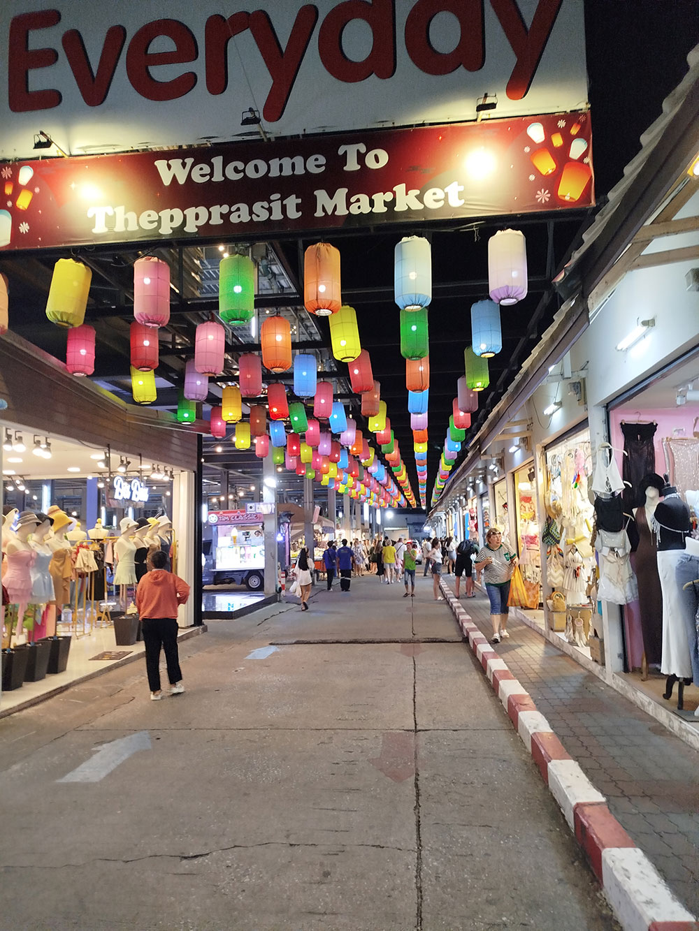 بازار شبانه Thepprasit